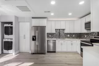 Photo #5: 6990862 Listing