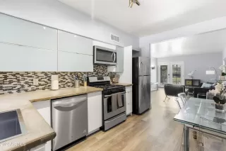 Photo #3: 6990886 Listing