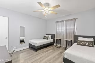 Photo #6: 6990886 Listing