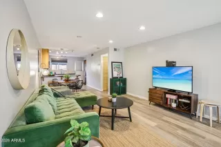 Photo #3: 6991043 Listing