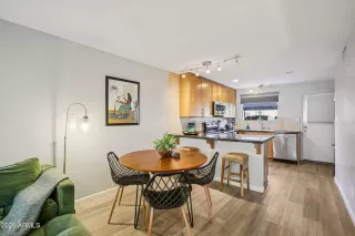 Photo #6: 6991043 Listing