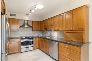 Photo #3: 6991195 Listing