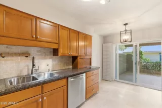 Photo #4: 6991195 Listing