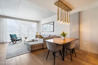 Photo #2: 6991285 Listing