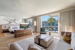 Photo #3: 6991285 Listing