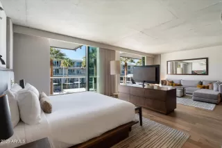 Photo #5: 6991285 Listing