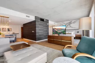 Photo #6: 6991285 Listing