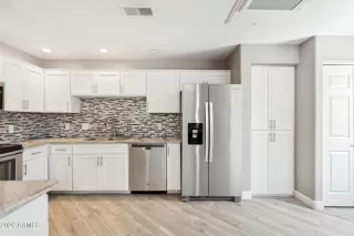 Photo #5: 6991423 Listing