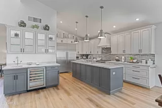 Photo #2: 6991492 Listing