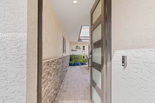 Photo #5: 6991492 Listing