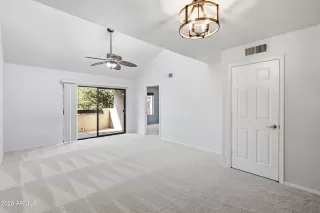 Photo #6: 6991590 Listing 