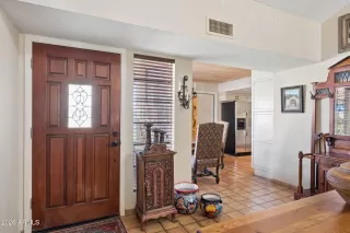 Photo #5: 6991613 Listing 