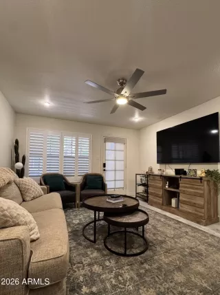 Photo #1: 6991733 Listing 