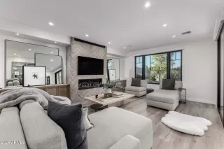 Photo #3: 6992113 Listing