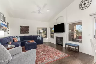 Photo #4: 6992150 Listing