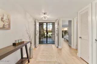 Photo #4: 6992293 Listing