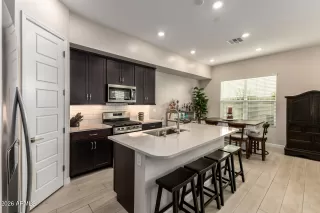 Photo #2: 6992346 Listing 