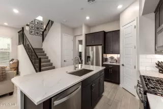 Photo #5: 6992346 Listing 