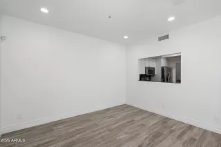 Photo #4: 6992361 Listing 