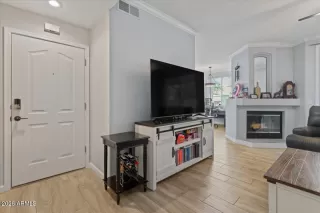 Photo #4: 6992665 Listing