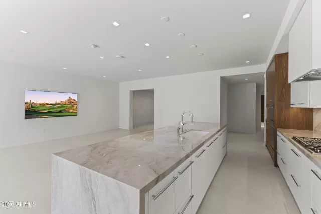 MLS: 6992681 Condo For Sale