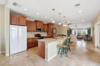 Photo #2: 6993129 Listing 