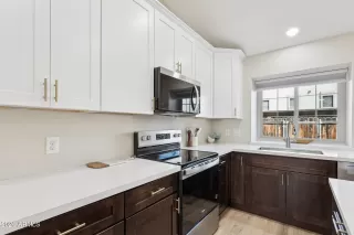 Photo #6: 6993442 Listing 