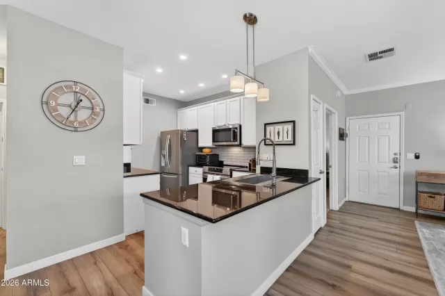 MLS: 6993676 Condo For Sale