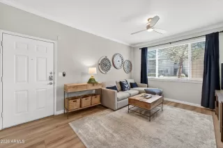 Photo #4: 6993676 Listing