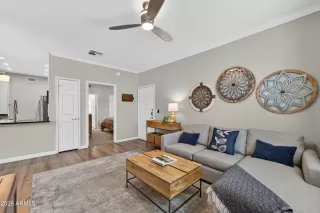 Photo #5: 6993676 Listing