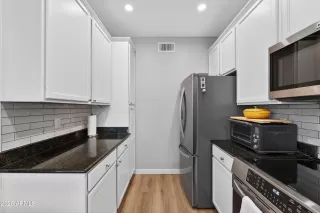 Photo #6: 6993676 Listing