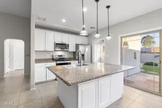 Photo #5: 6994035 Listing 