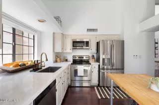 Photo #1: 6994039 Listing 