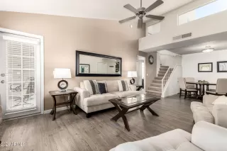 Photo #5: 6994329 Listing 