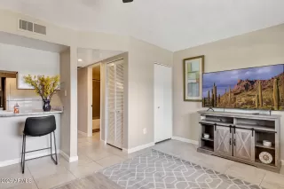 Photo #6: 6994517 Listing 