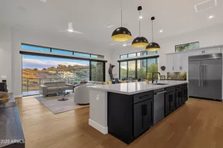 Photo #2: 6994595 Listing 