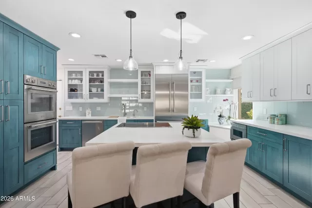 MLS: 6994678 Condo For Sale