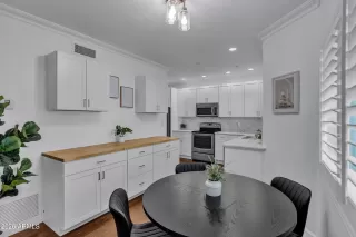 Photo #5: 6994871 Listing 