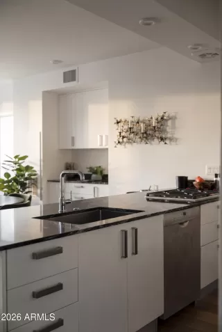 Photo #3: 6994941 Listing 