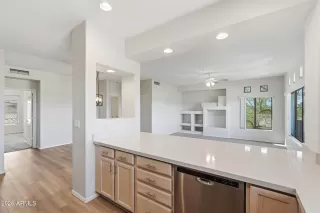 Photo #5: 6994978 Listing 