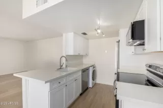 Photo #1: 6995232 Listing 