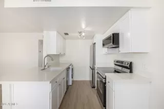 Photo #2: 6995232 Listing 