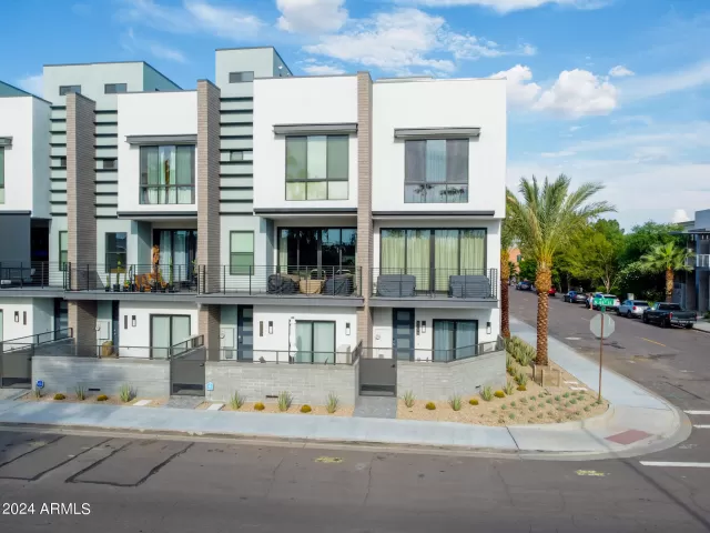 MLS: 6995241 Condo For Sale