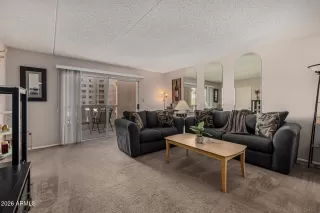 Photo #4: 6995284 Listing