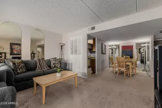 Photo #6: 6995284 Listing