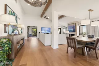 Photo #2: 6995340 Listing