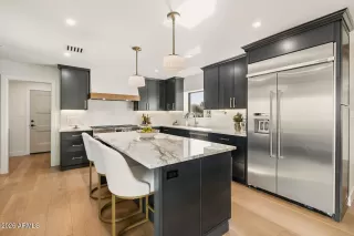 Photo #4: 6995340 Listing