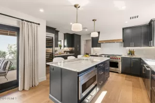 Photo #6: 6995340 Listing