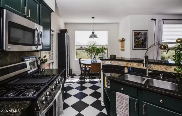 MLS: 6995418 Condo For Sale