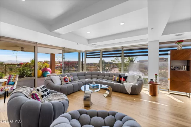 MLS: 6995848 Condo For Sale